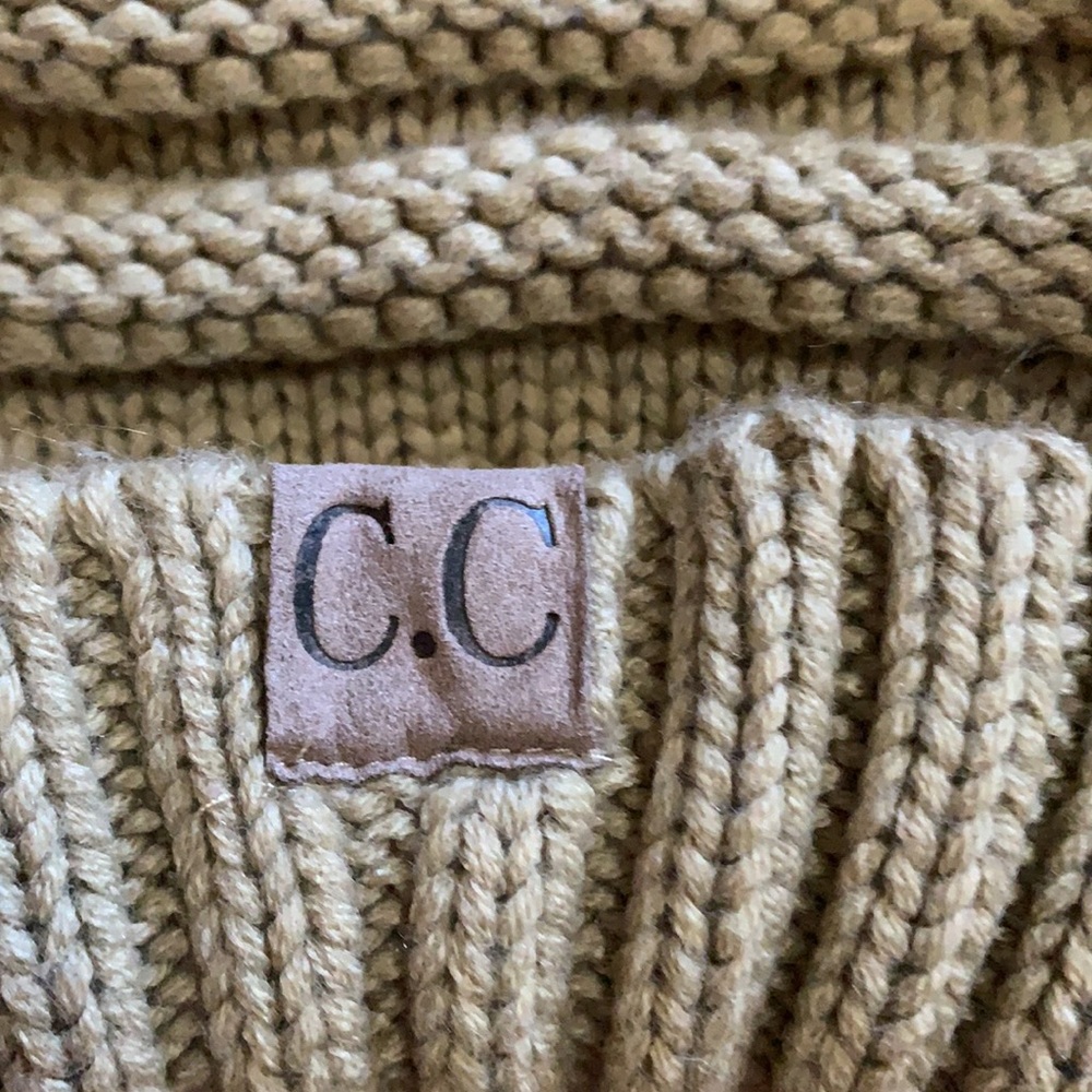 CC Slouch Toque - Picture 2 of 3